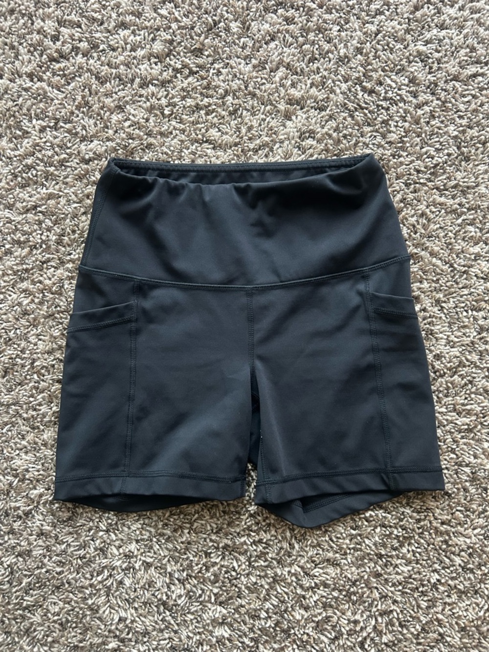 High-Waist Black Women's Active Shorts with Side Pockets